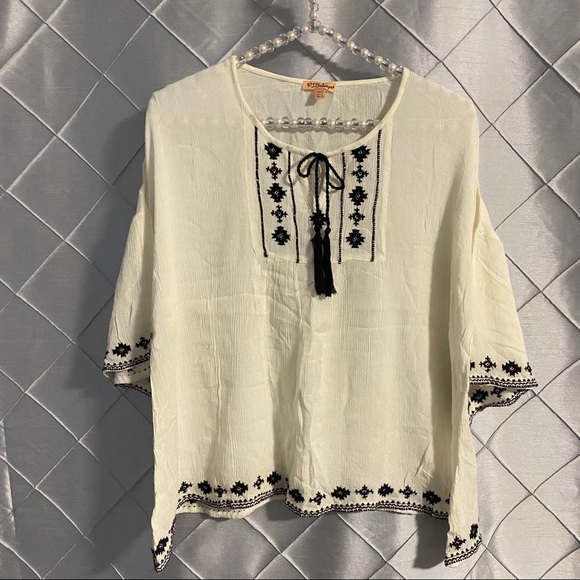 ⭐️HP⭐️ Pj Salvage Tribal Travels Top - Picture 7 of 8